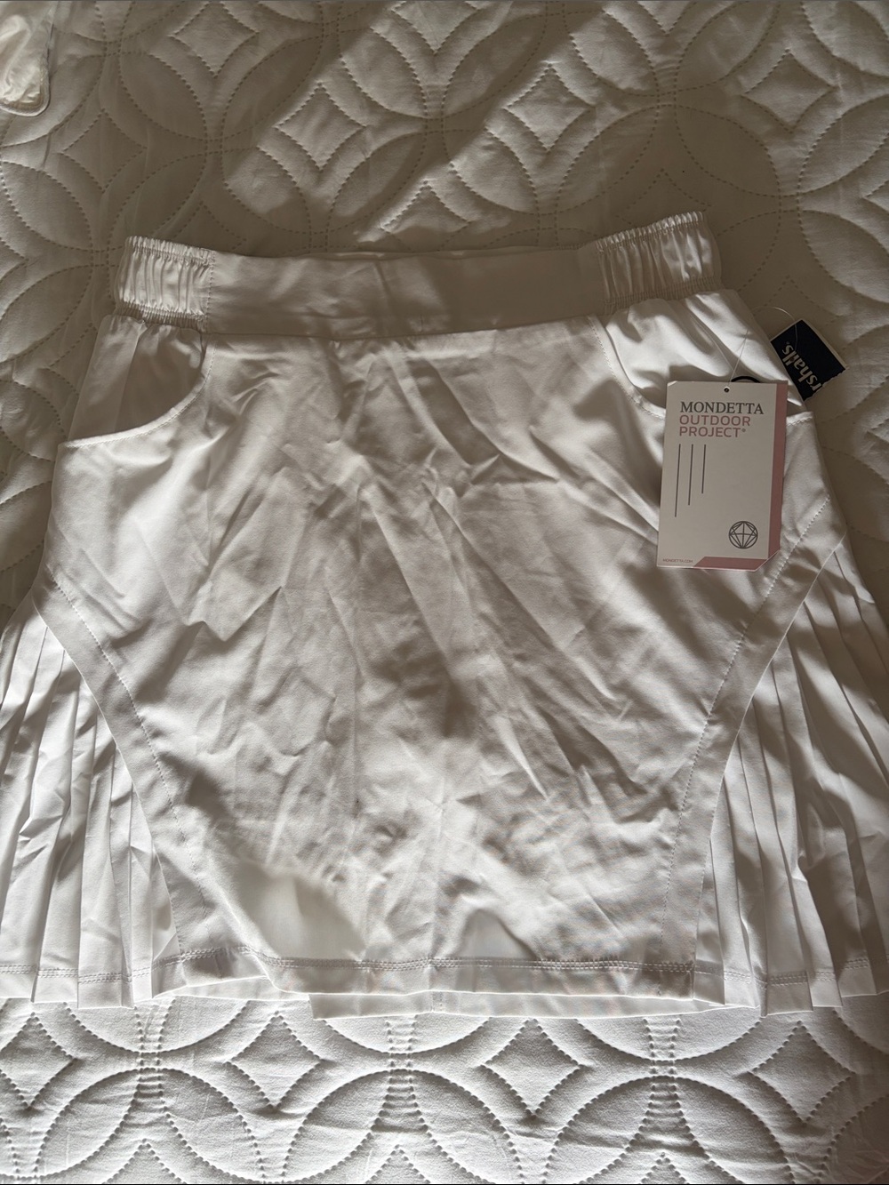 Mondetta White Pleated Mini Skirt